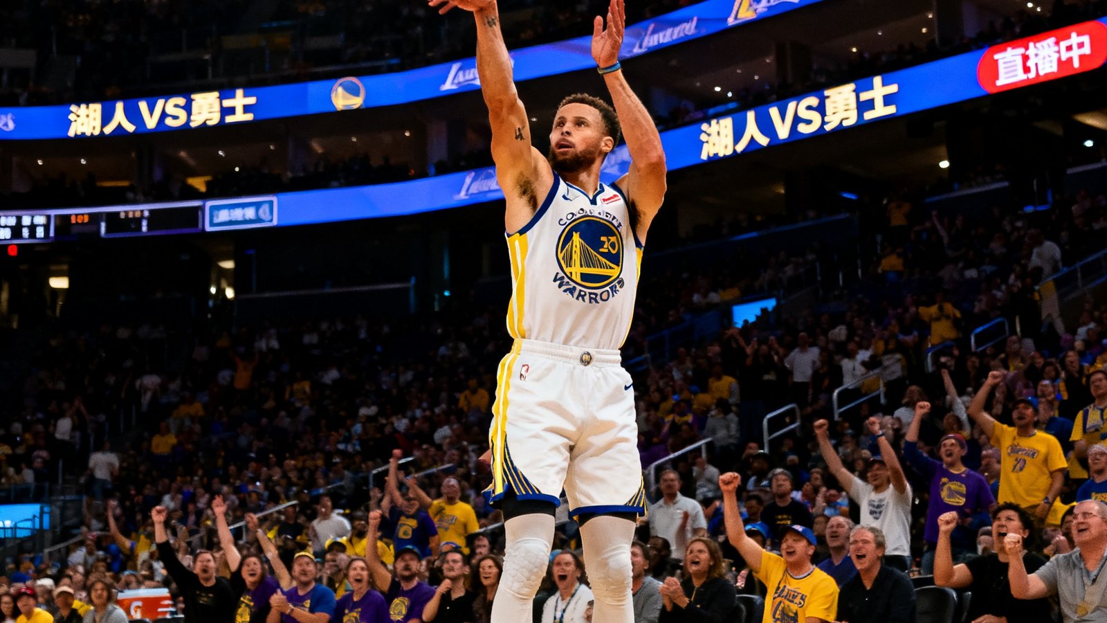 盘球吧NBA湖人主场迎战勇士的高清直播，库里三分瞬间